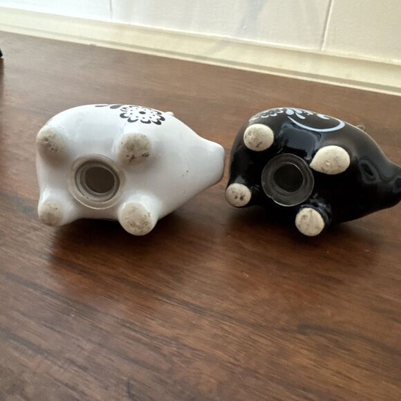 Black White Ceramic Farm Animal Salt Pepper Shakers Pig  Floral Cottagecore - Picture 2 of 9